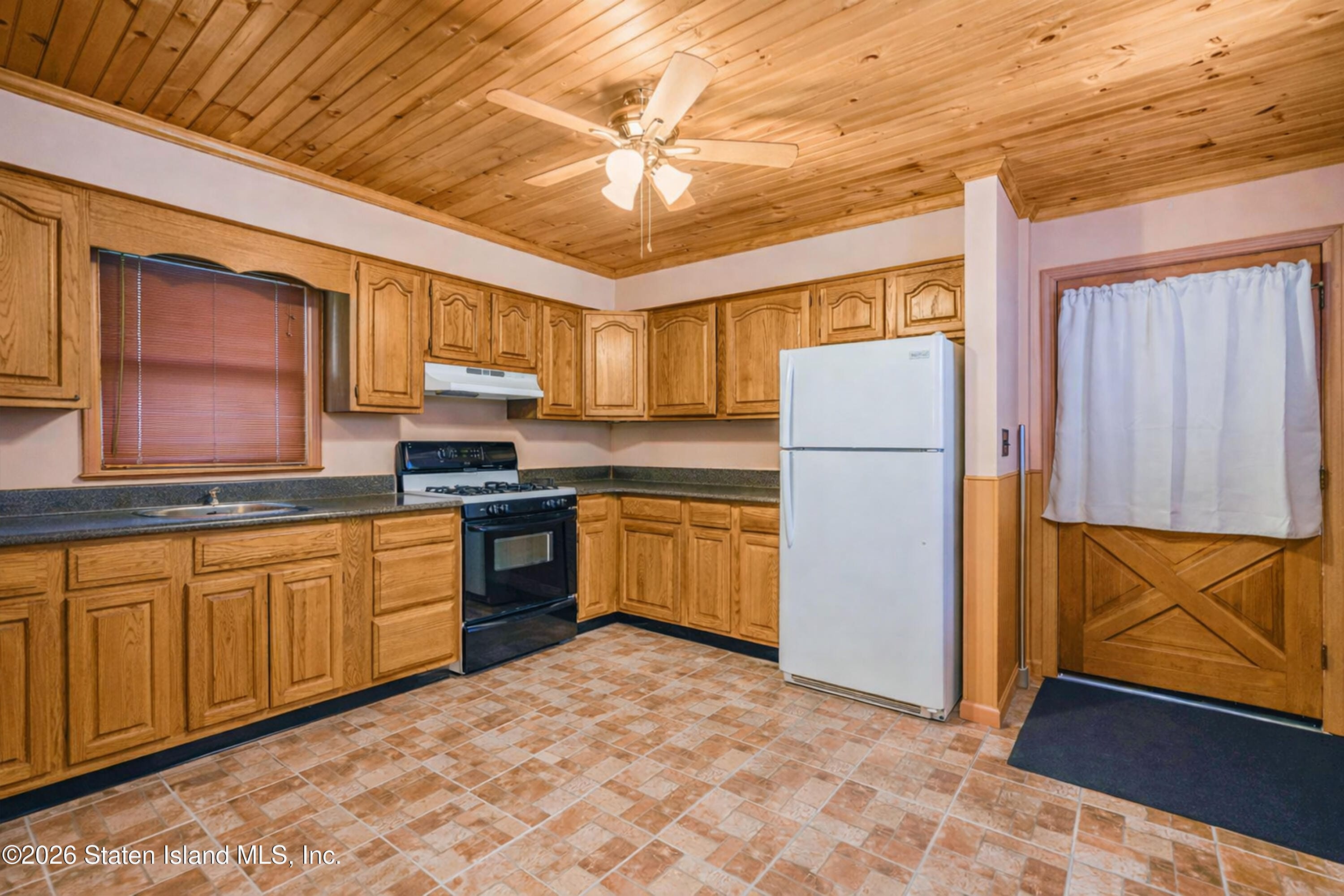 1566 Arthur Kill Road, Staten Island, NY, 10312 image 17