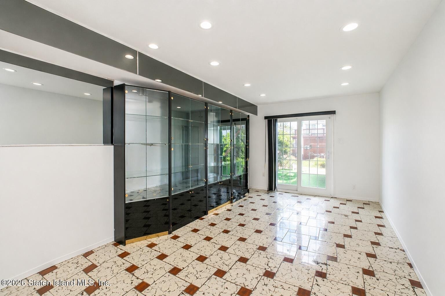 1471 E 68th Street Image 4