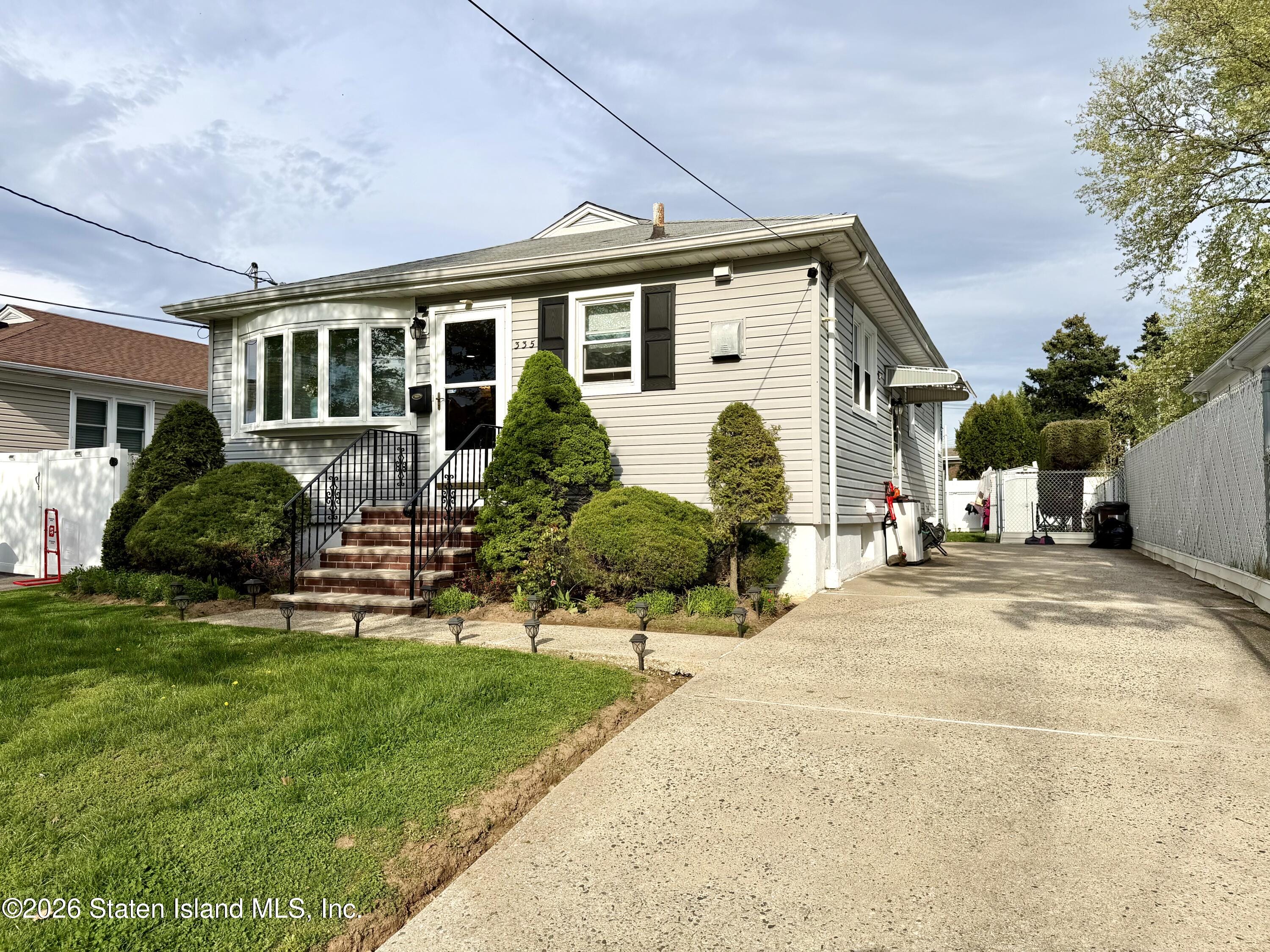 335 Bryson Avenue Image 3