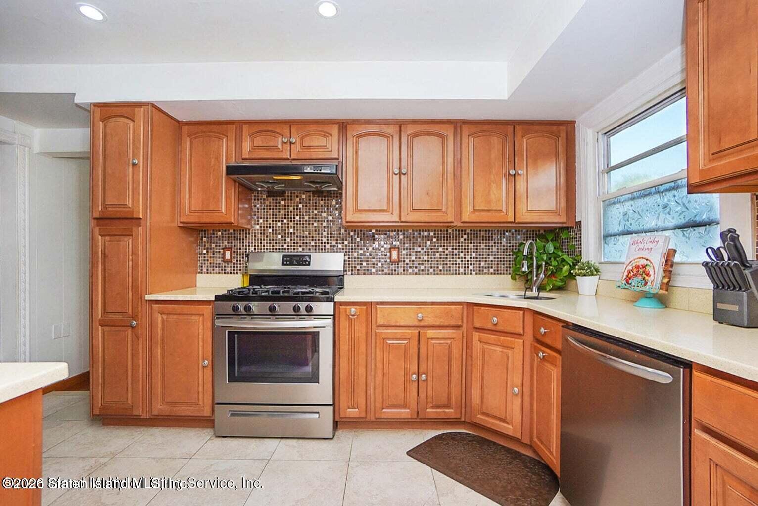 697 Woolley Avenue, Staten Island, NY, 10314 image 10