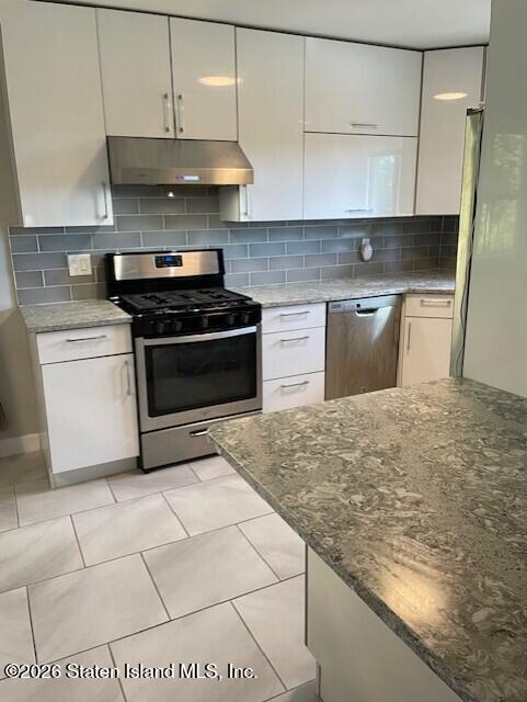 100 Cedar Terrace Image 4