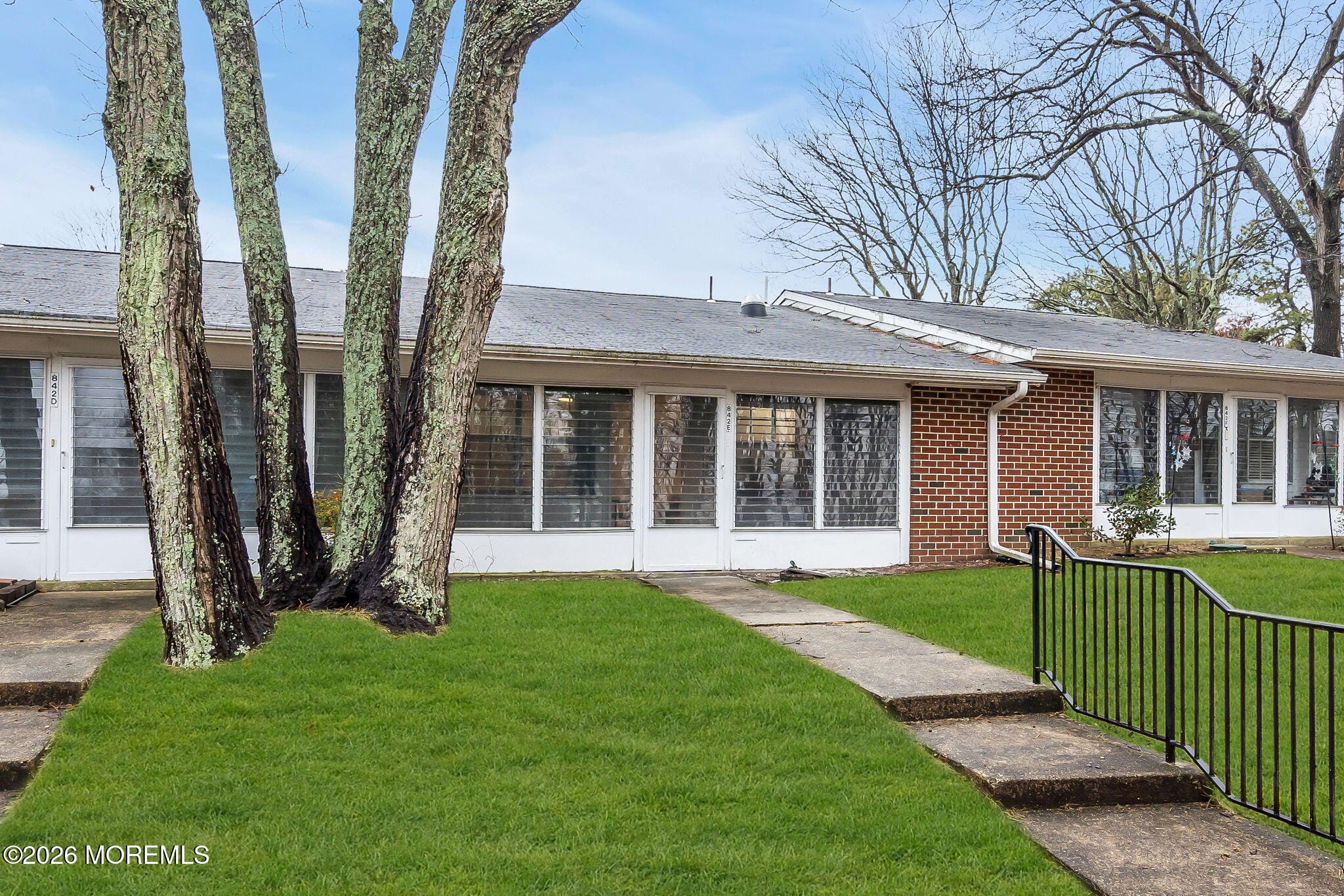 842E Inverness Court E Image 3