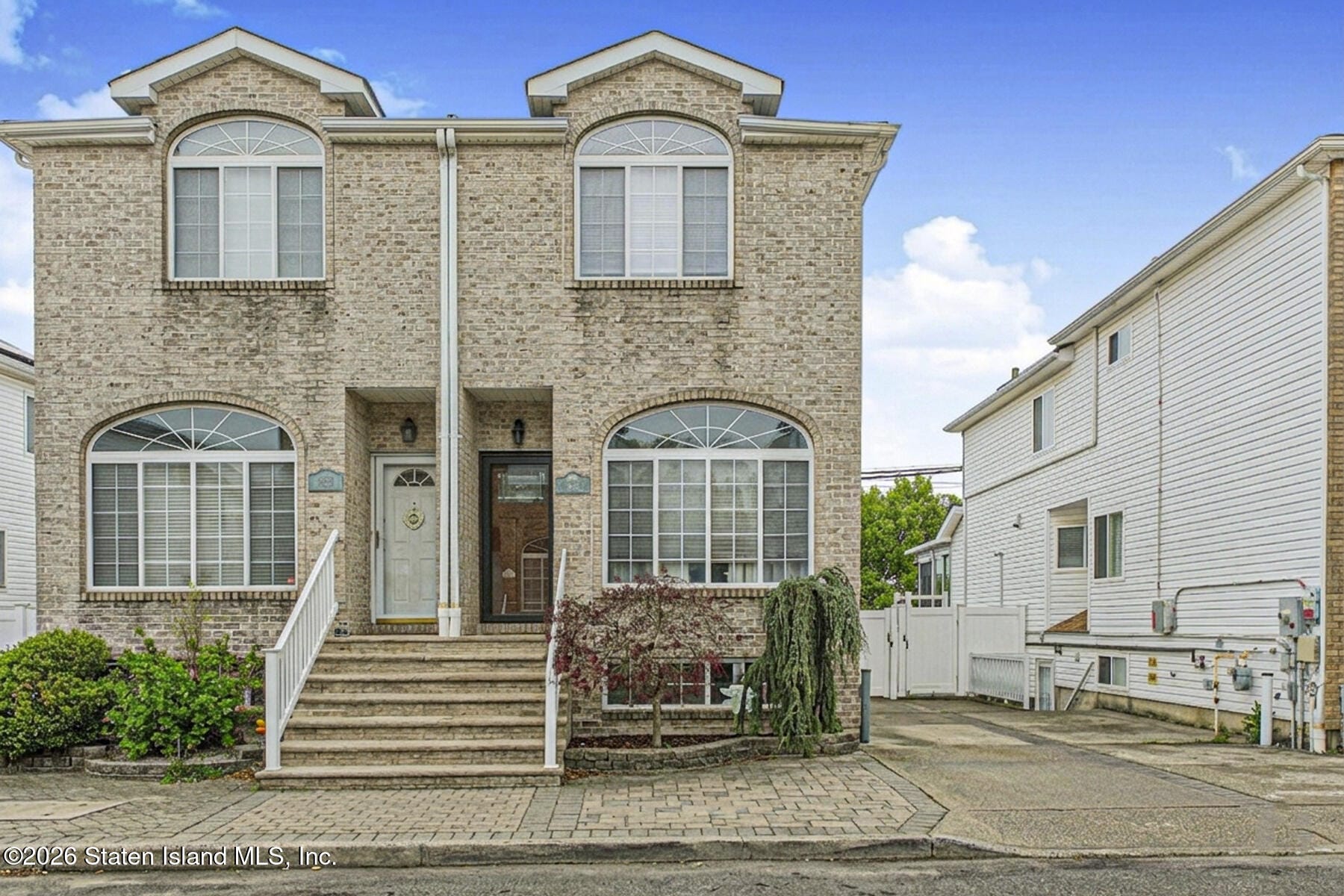 6771 Hylan Boulevard Image 2