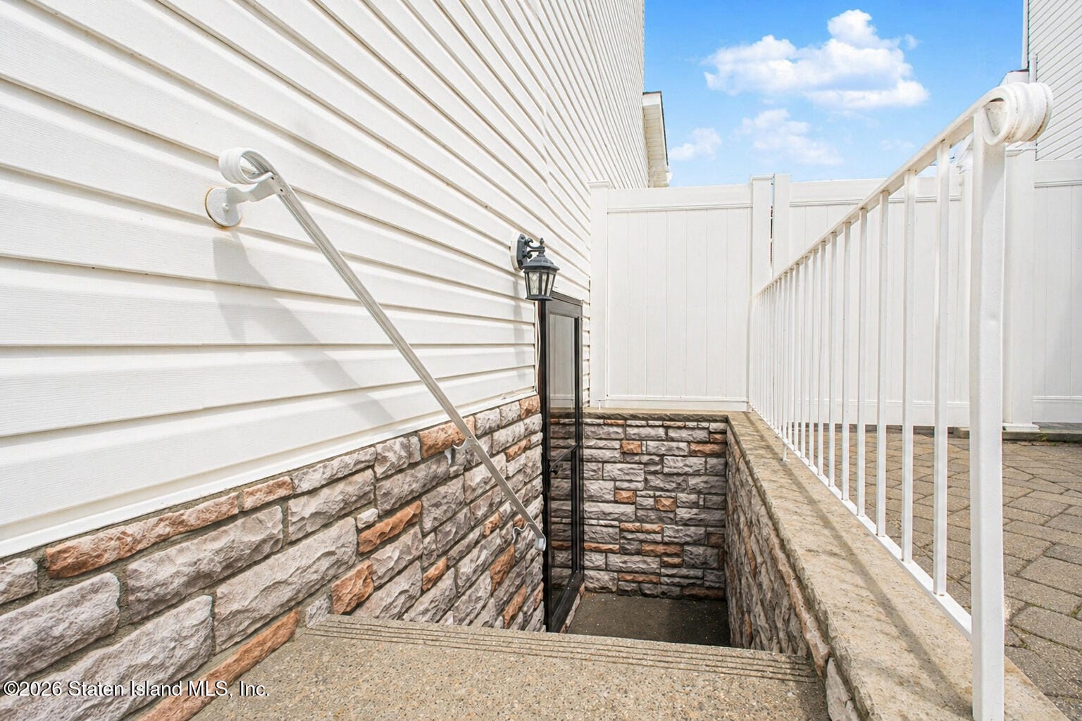 6771 Hylan Boulevard Image 4