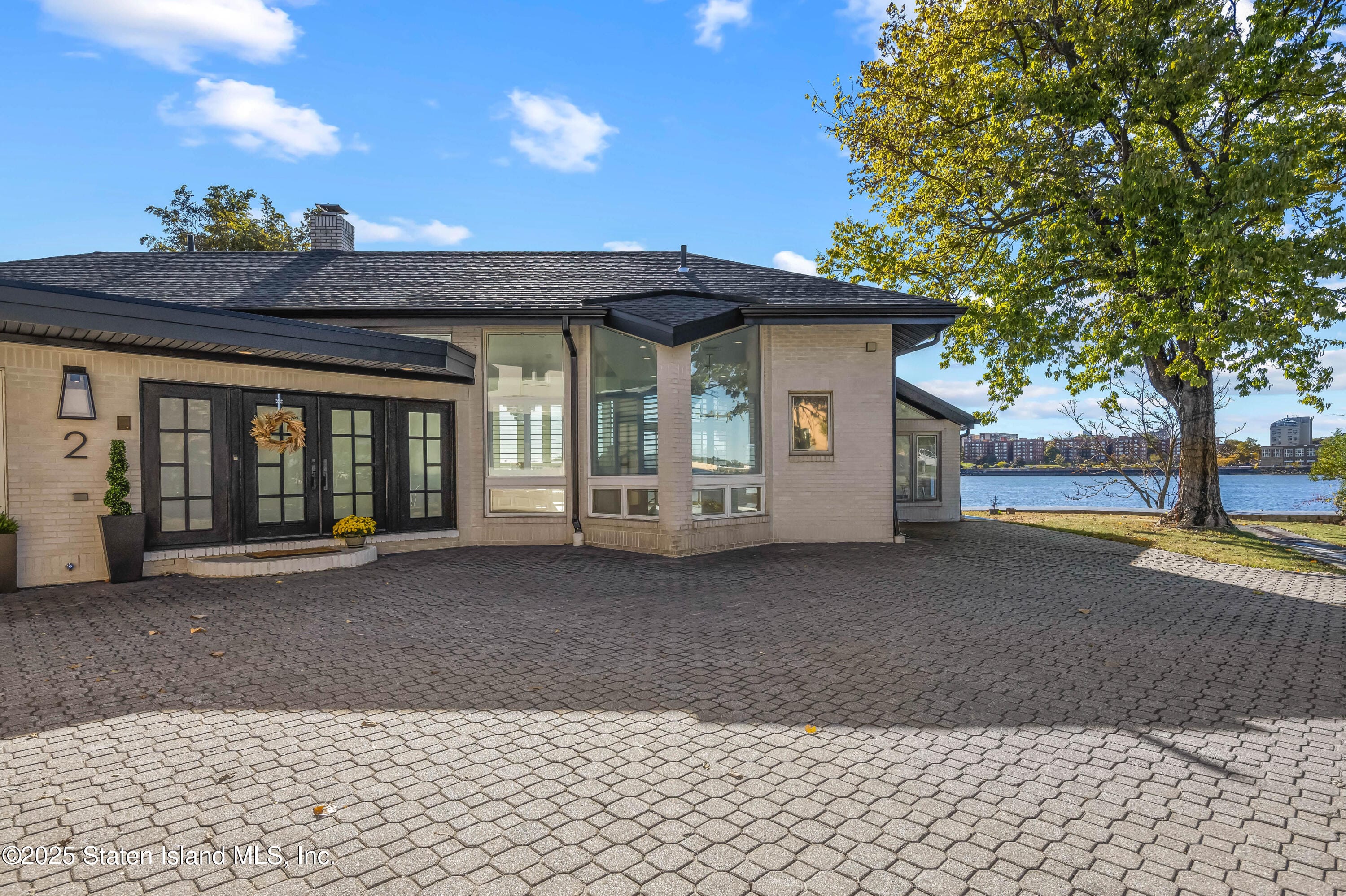 2 Wards Point Avenue Image 2