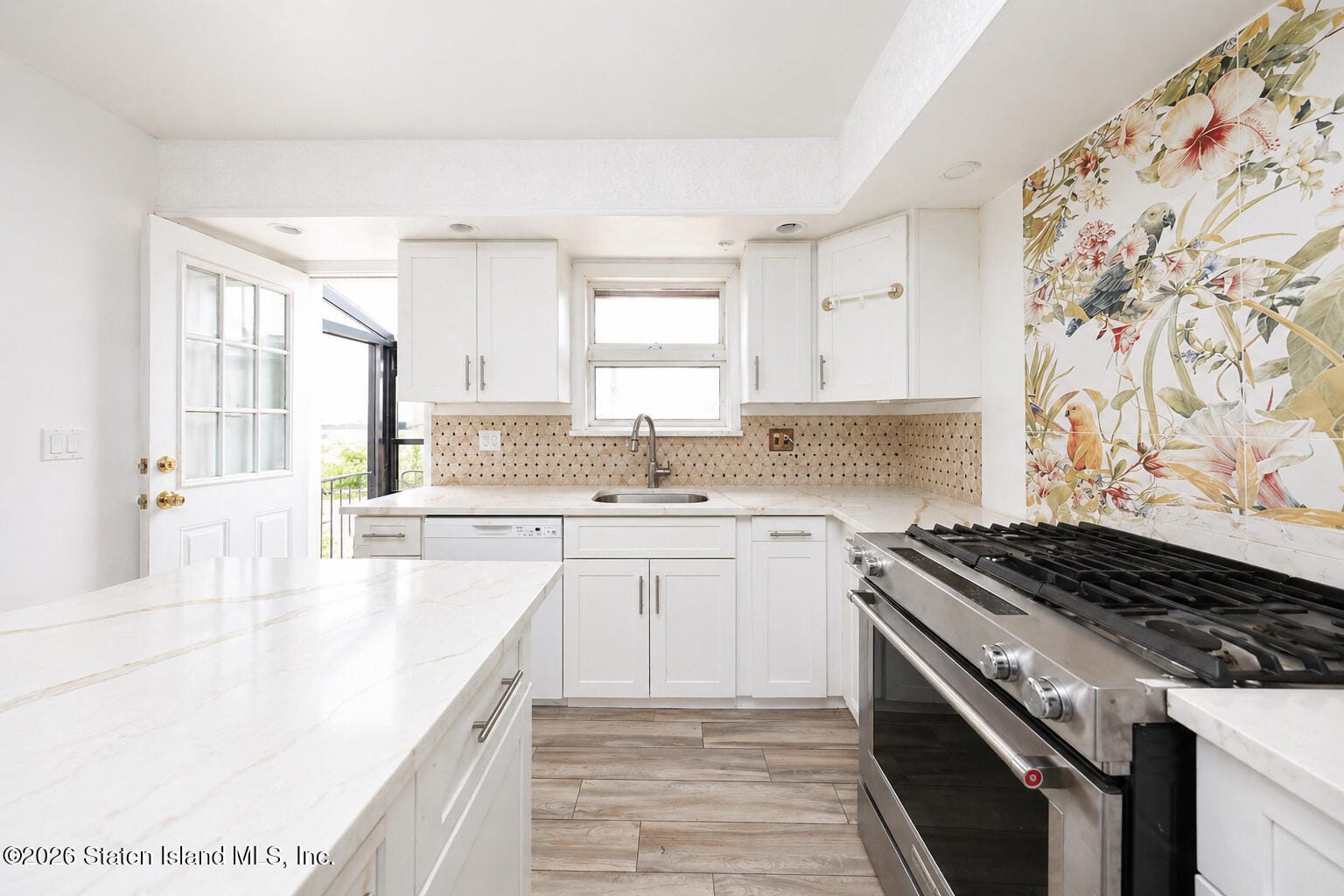 270 Greeley Avenue Image 4