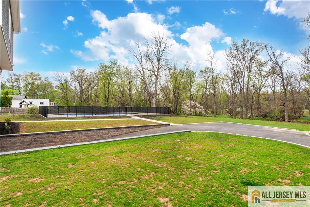 165 Normandy Drive Image 5