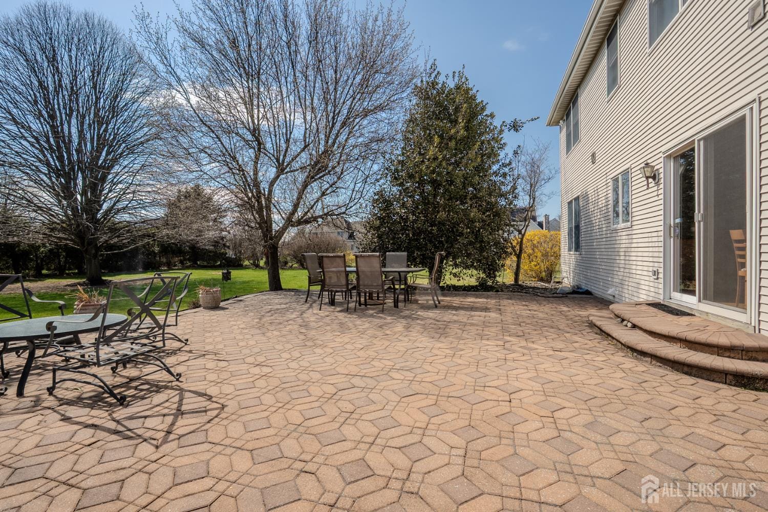 3 Colonial Court Image 4