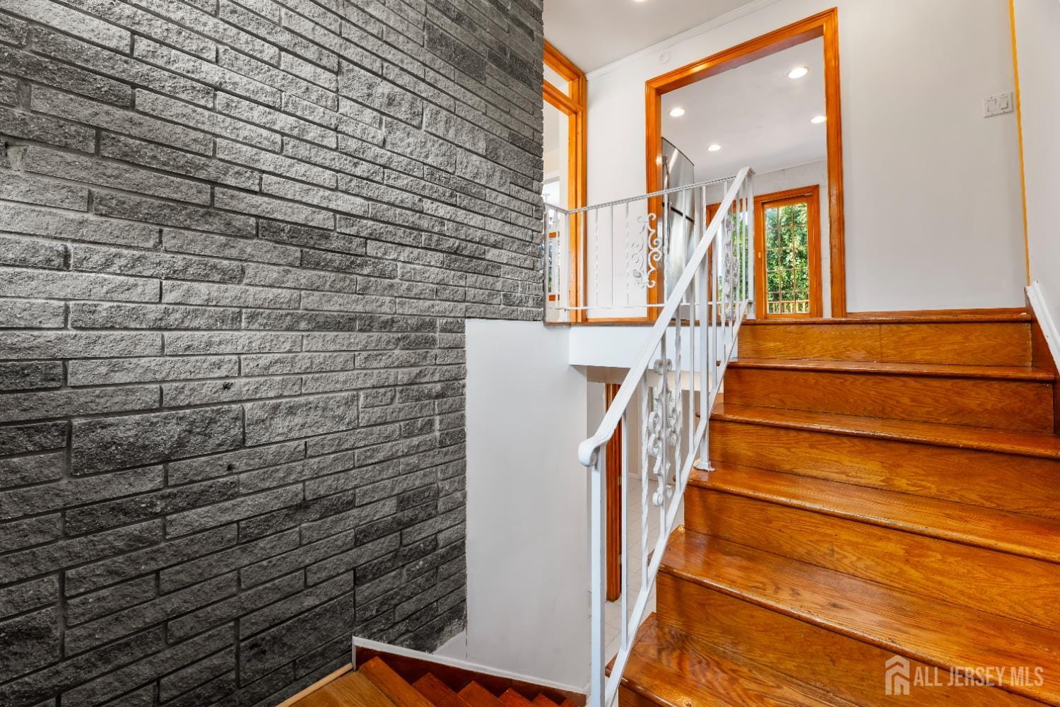 9 Denise Avenue Image 4