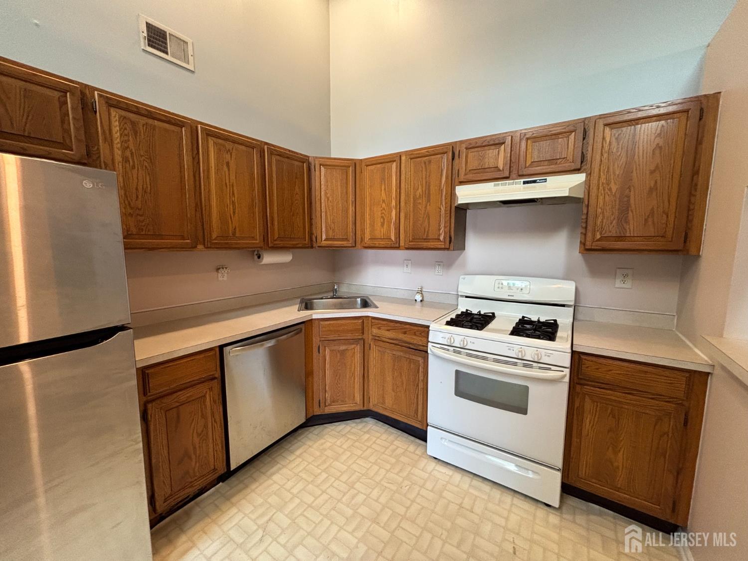 17 Pembrook Avenue, North Brunswick, NJ, 08902 image 10