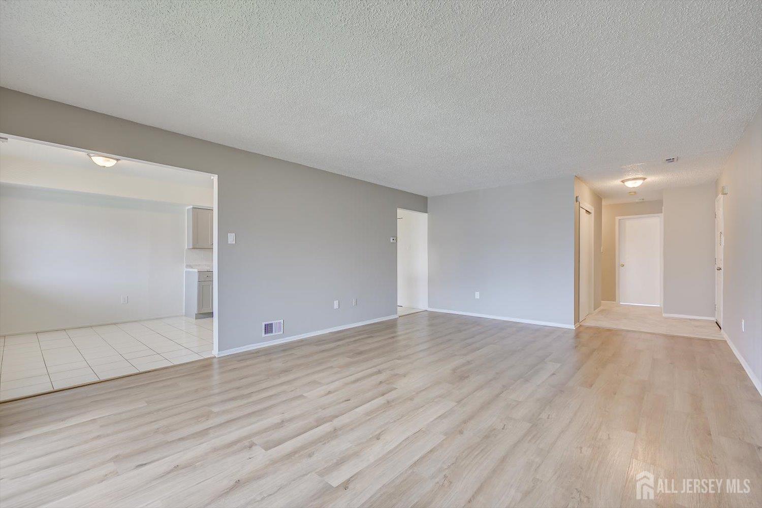 1607 Edison Glen Terrace Image 3