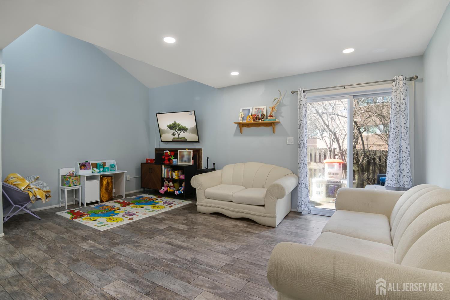 10 Neilson Street H Image 3