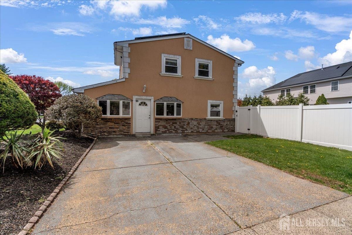 95 E Calvert Avenue Image 4