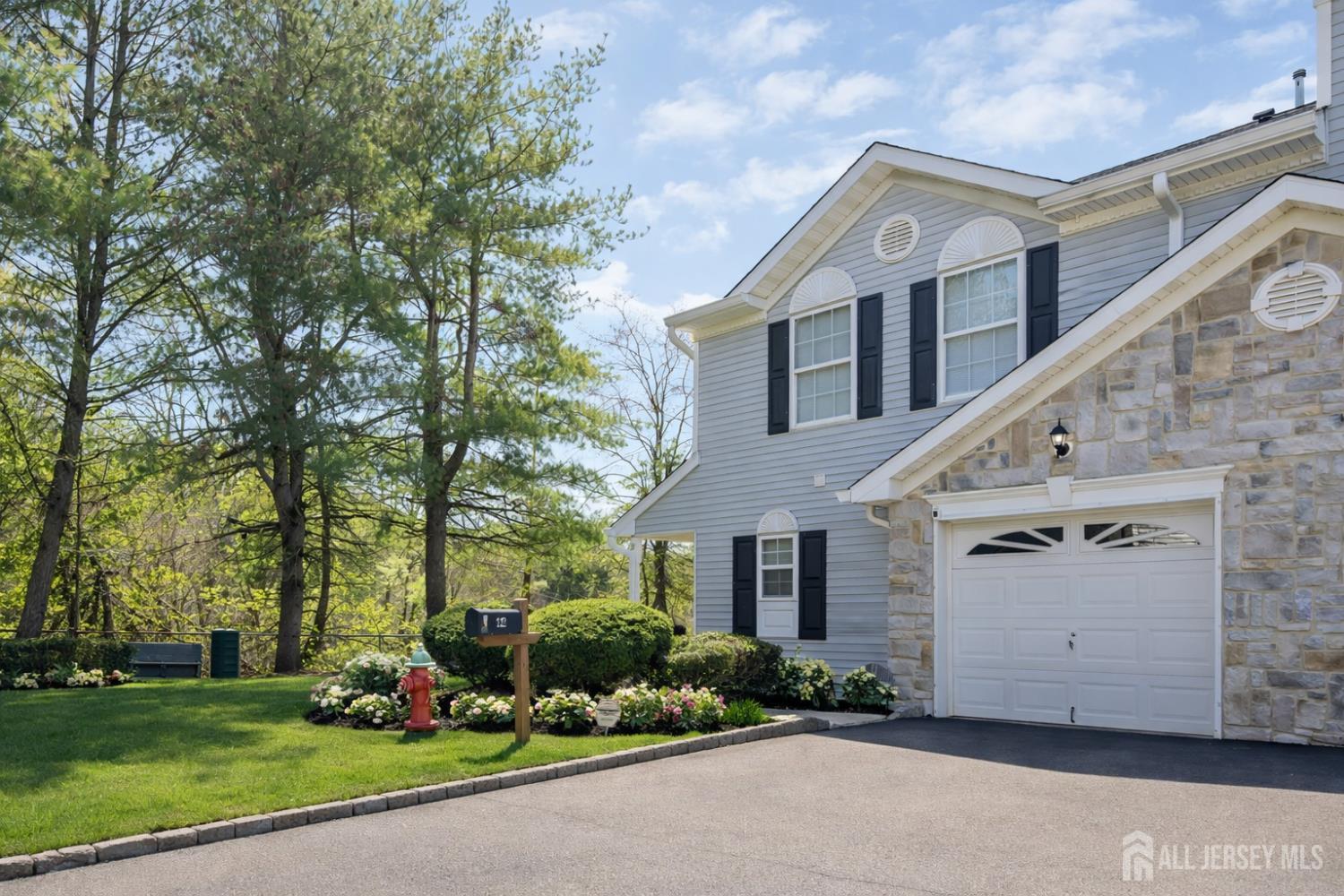 44 ROZALYN Lane Image 1