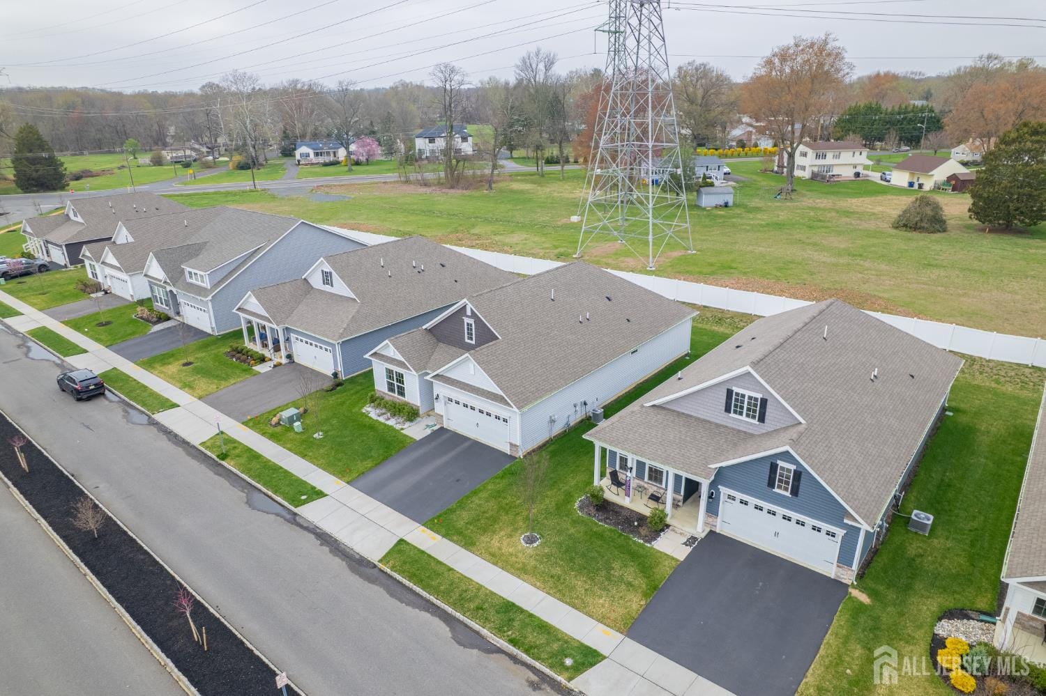 109 Congressional Court Image 3