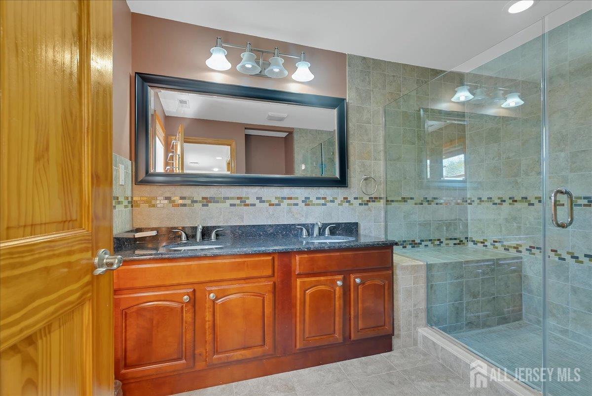 95 E Calvert Avenue, Edison, NJ, 08820 image 33