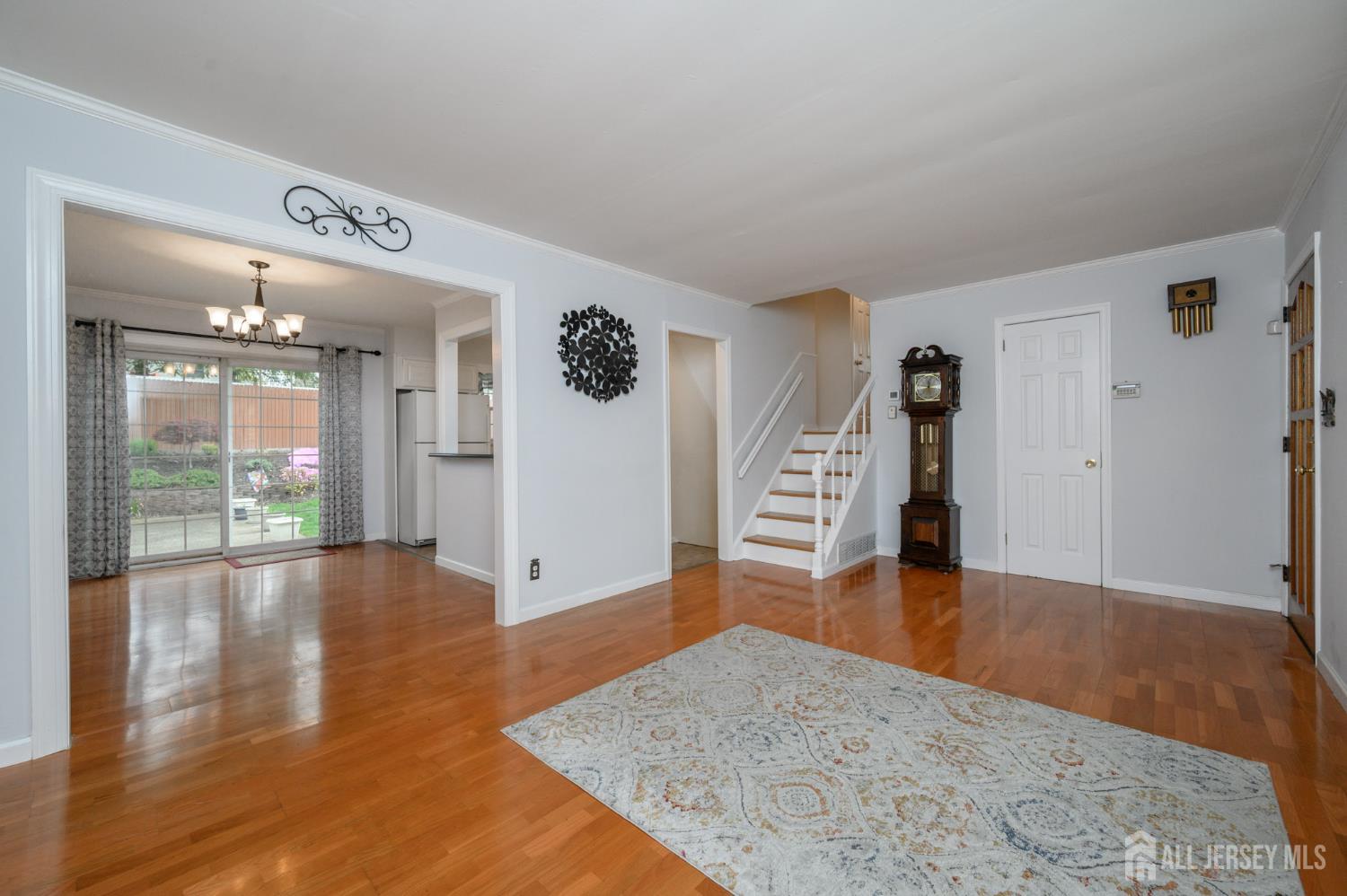 384 Maplewood Avenue Image 5
