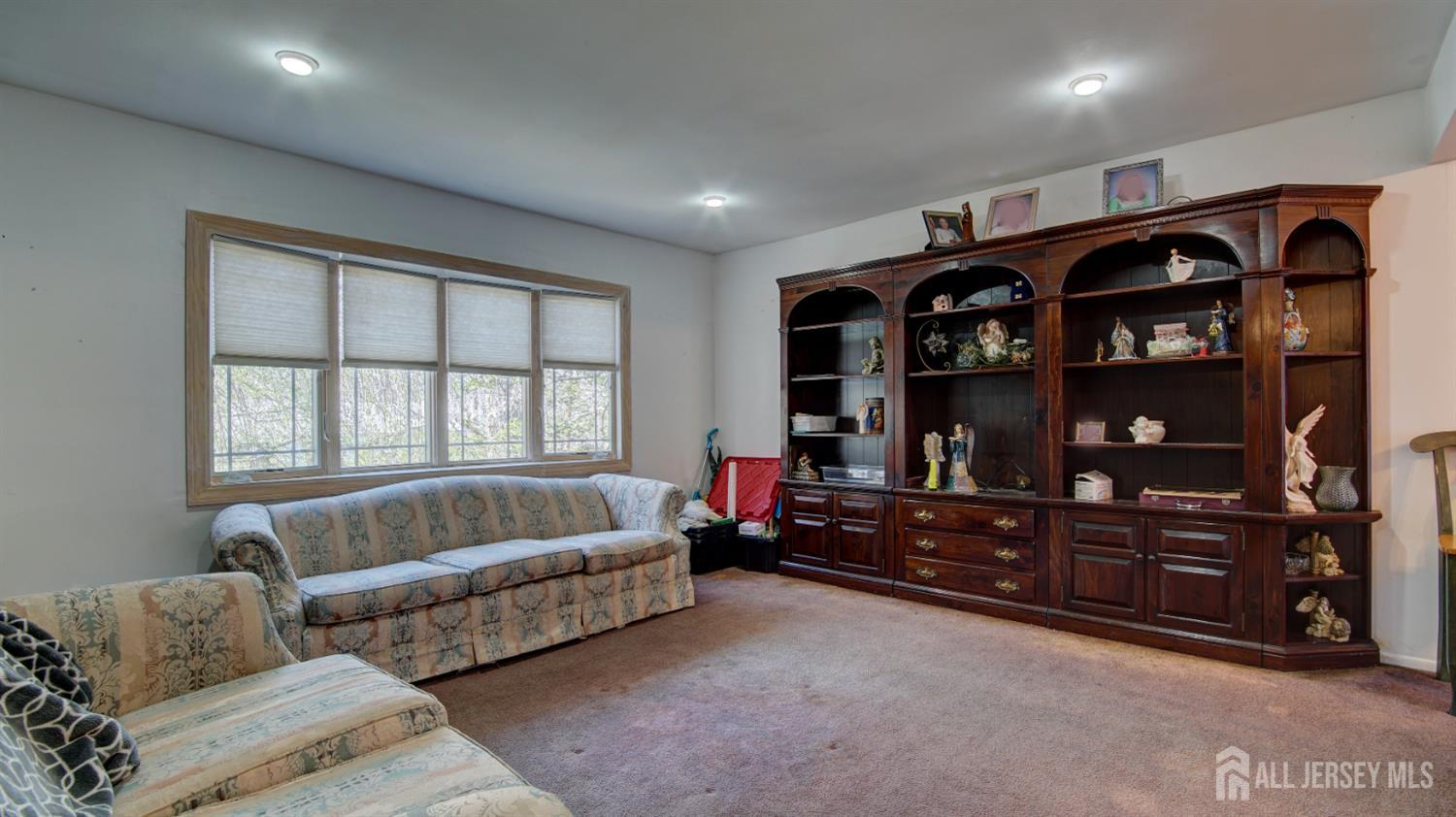 1 S Shore Boulevard Image 5