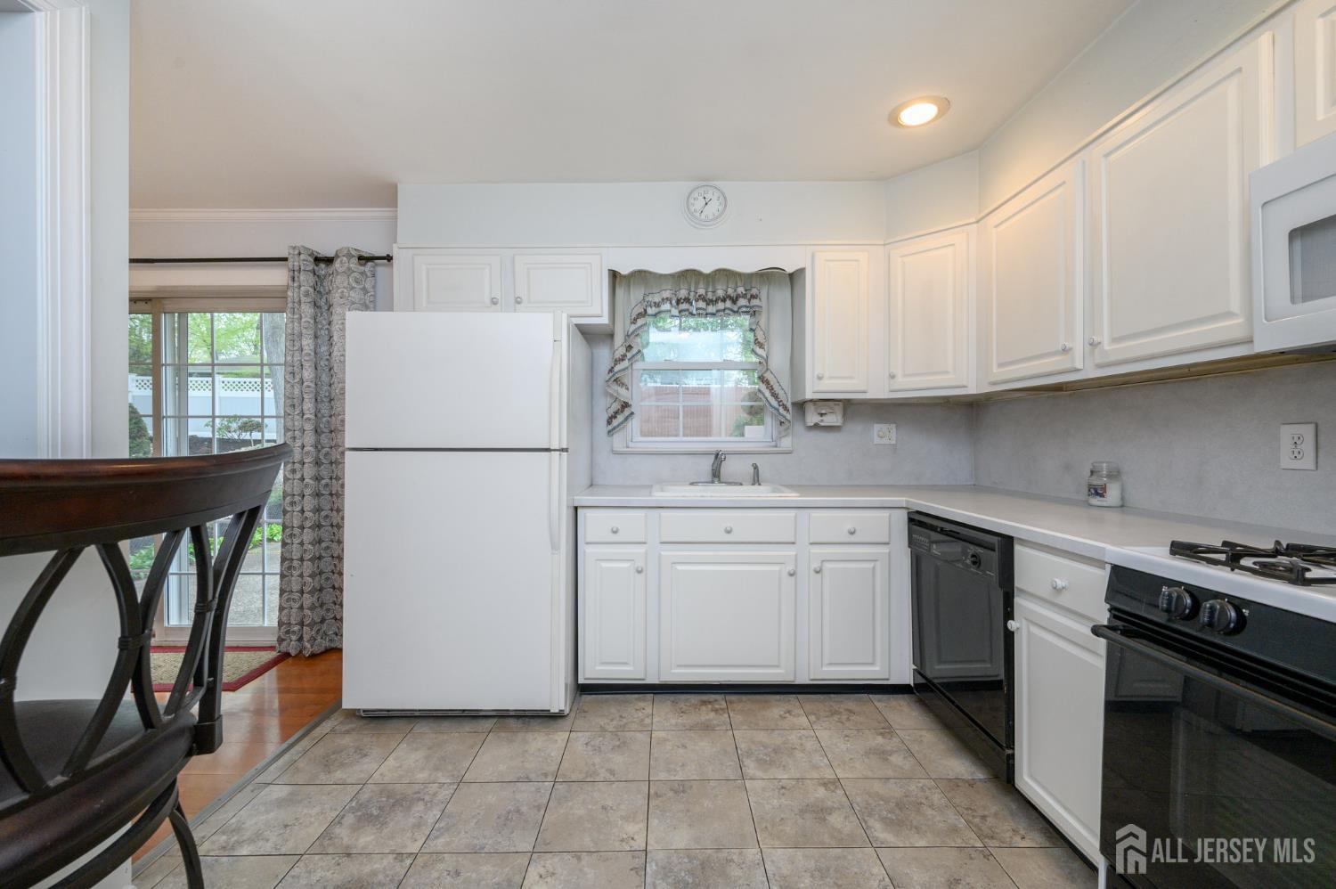 384 Maplewood Avenue, Colonia, NJ, 07067 image 11