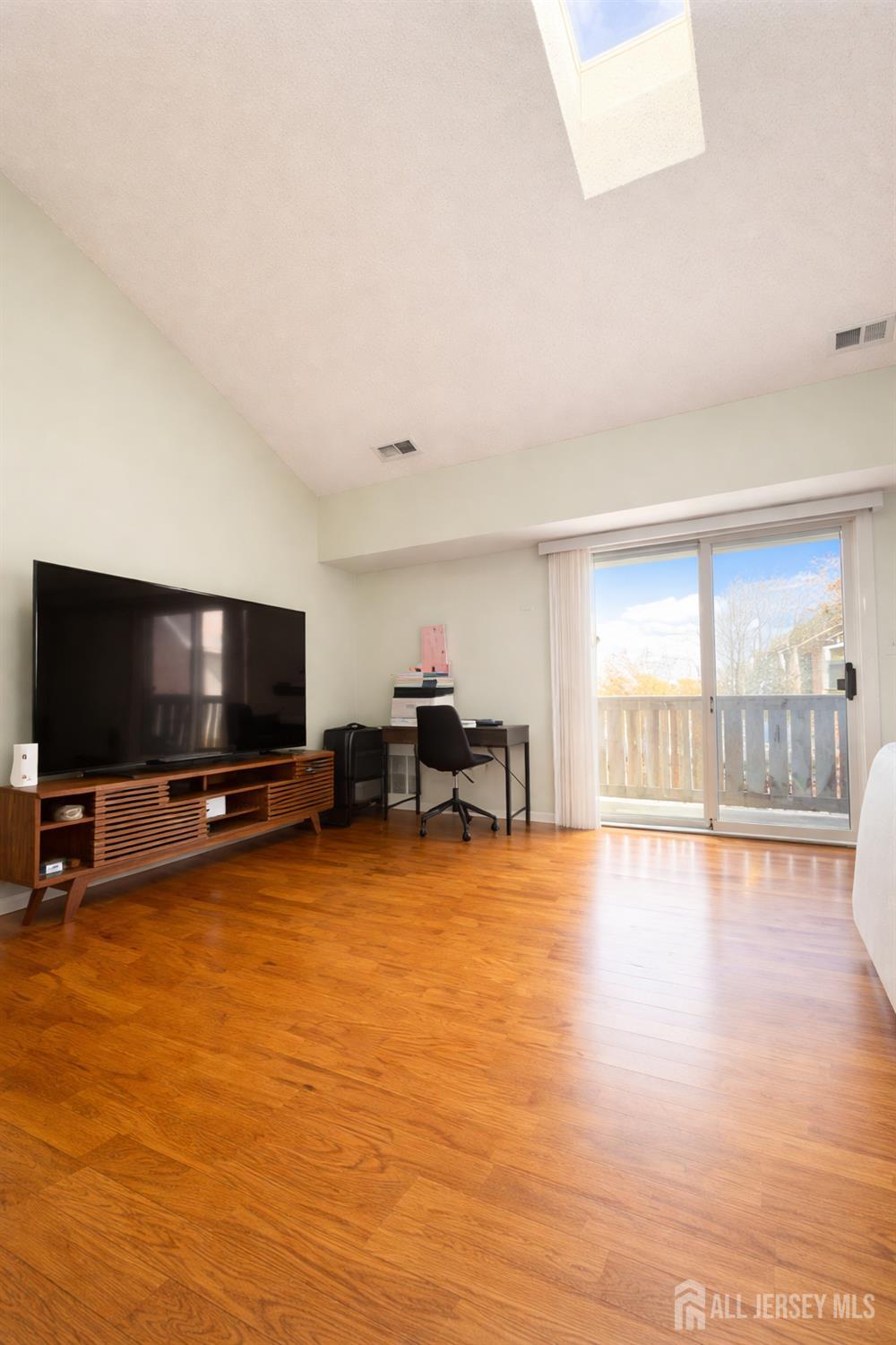 4910 Ravens Crest Dr Drive Image 4