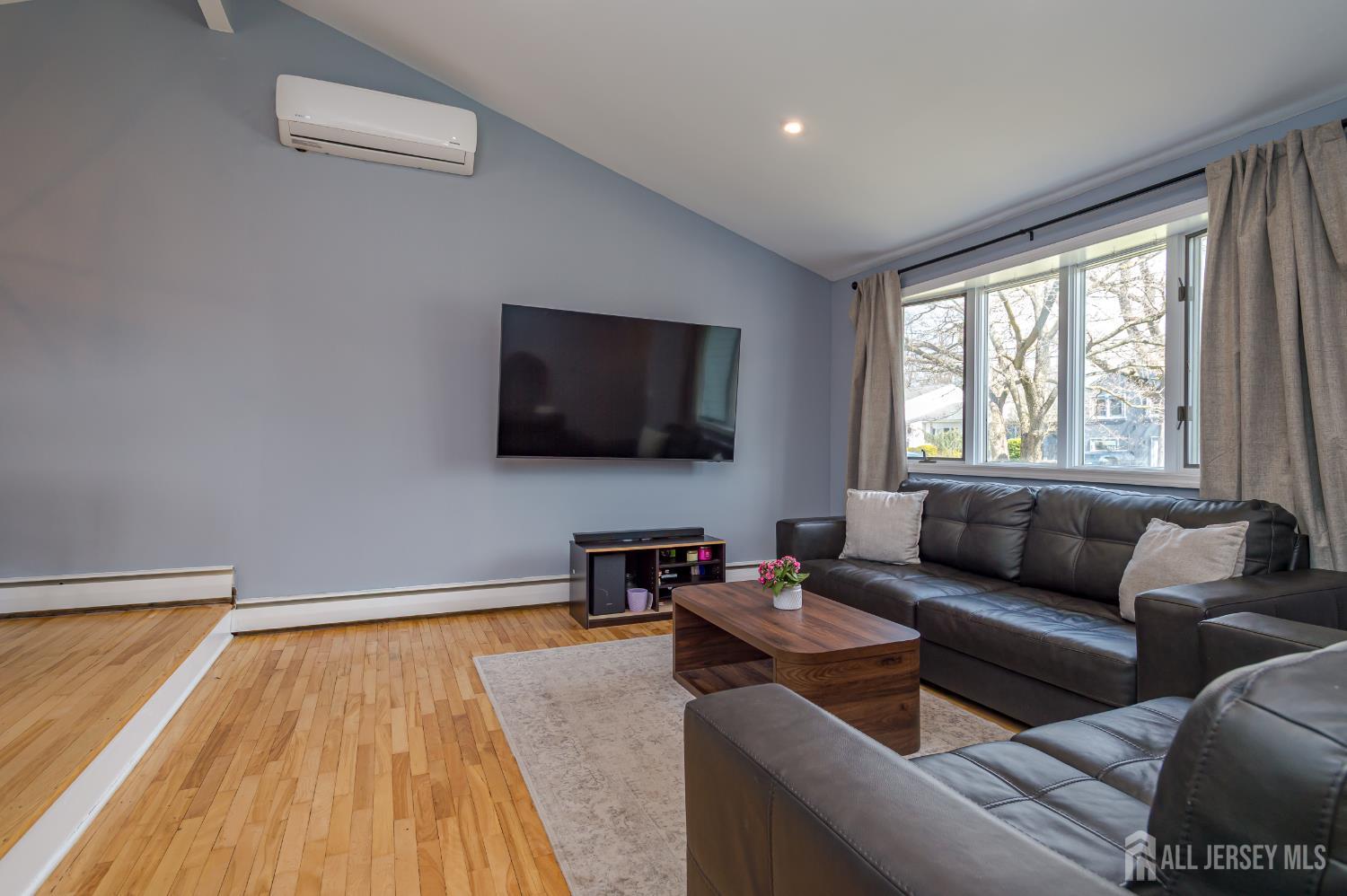 67 Albert Drive Image 3