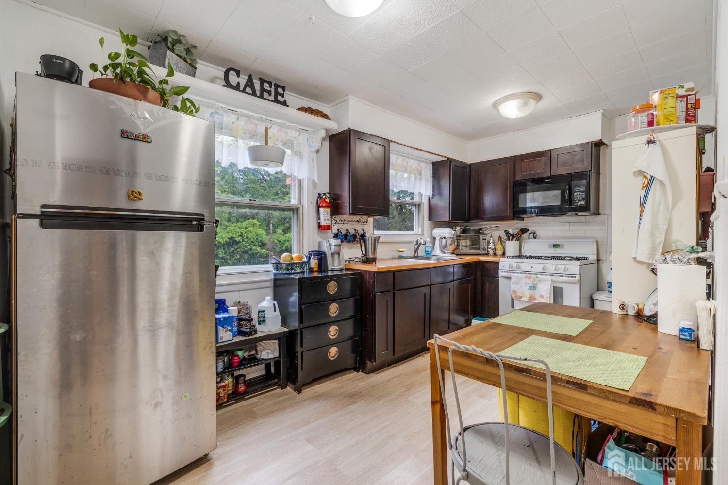 520 N Park Drive, Perth Amboy, NJ, 08861 image 9