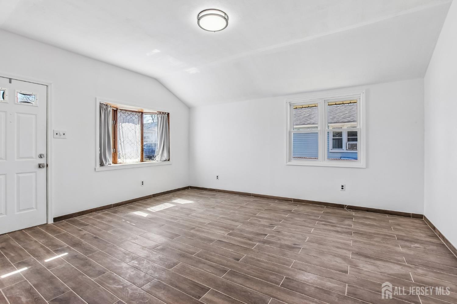 26 Hilltop Boulevard Image 4