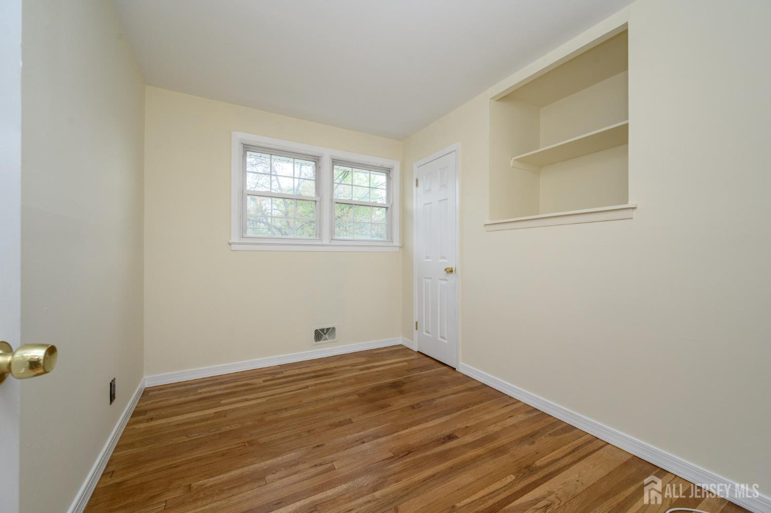 384 Maplewood Avenue, Colonia, NJ, 07067 image 23