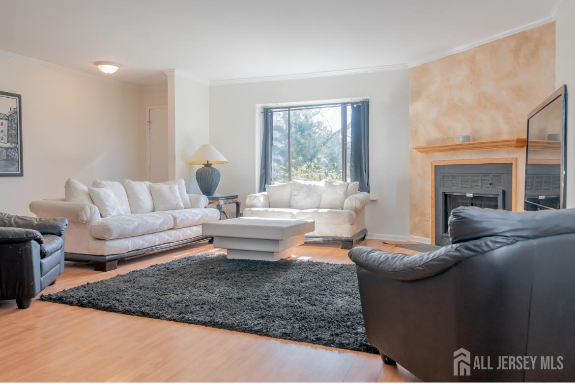 175 Penn Court Image 3