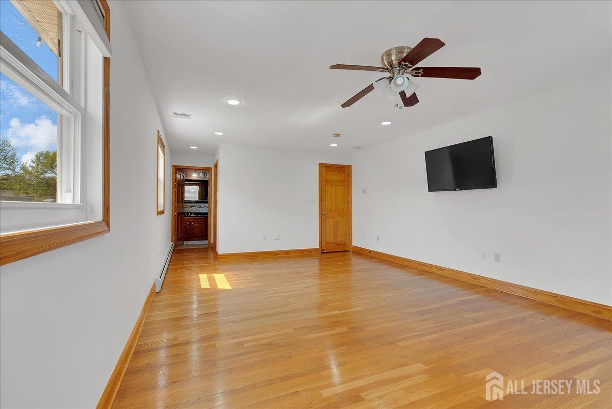 95 E Calvert Avenue, Edison, NJ, 08820 image 32