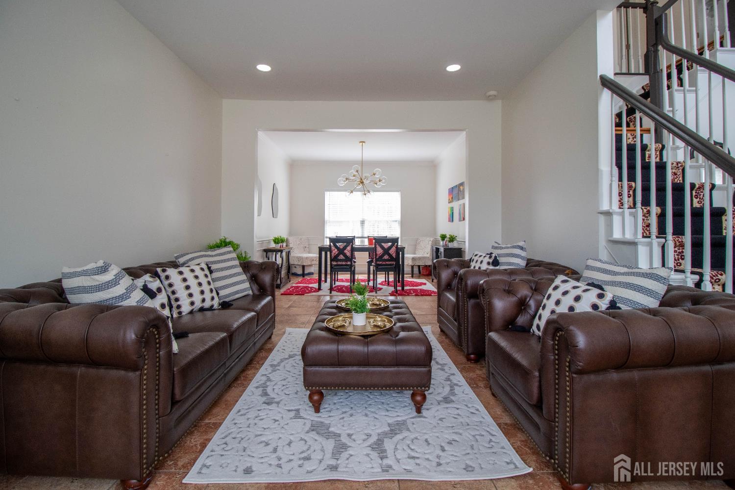 845 Woodbury Drive Image 4