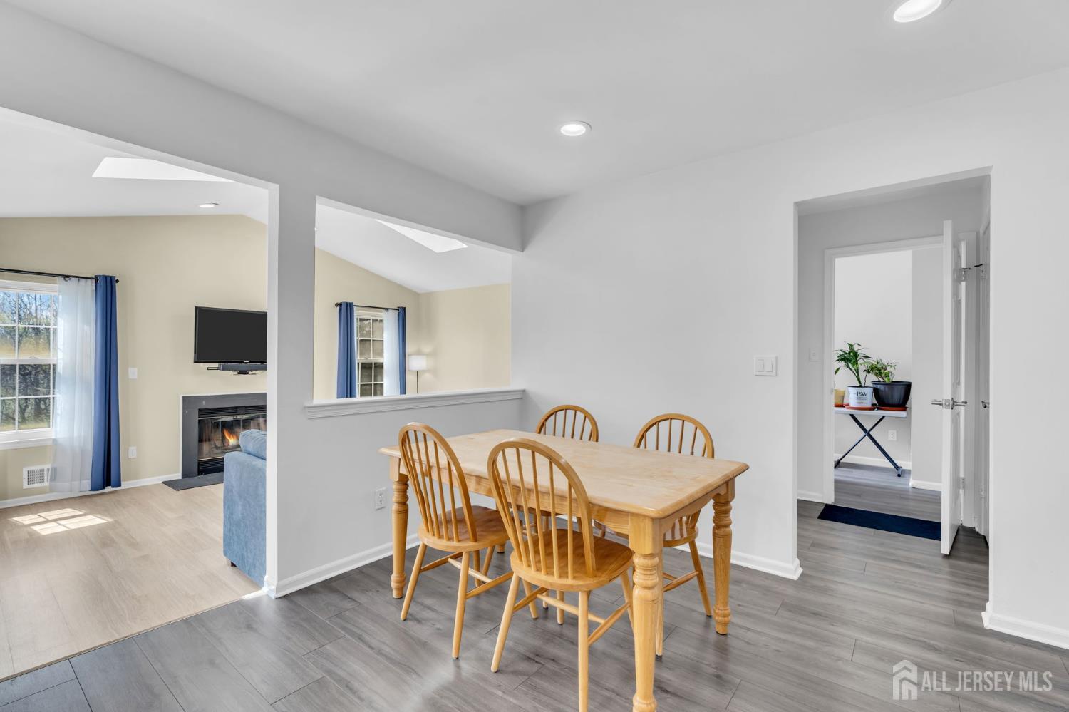 52 Zeller Drive, Franklin Twsp, NJ, 08873 image 18