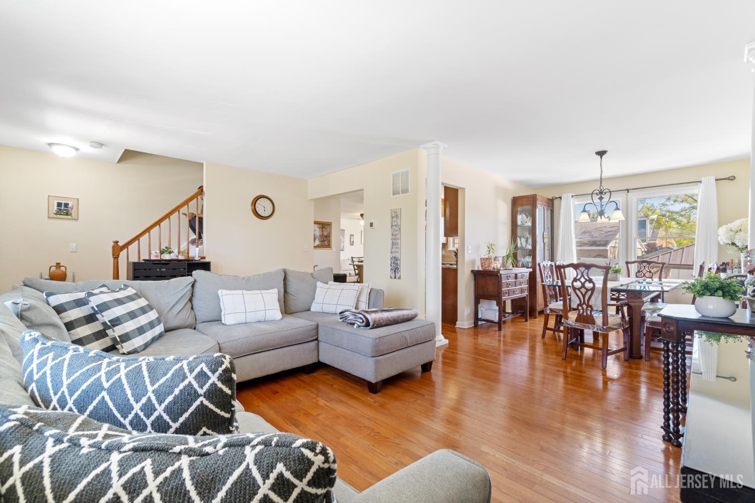 99 Clyde Avenue Image 3