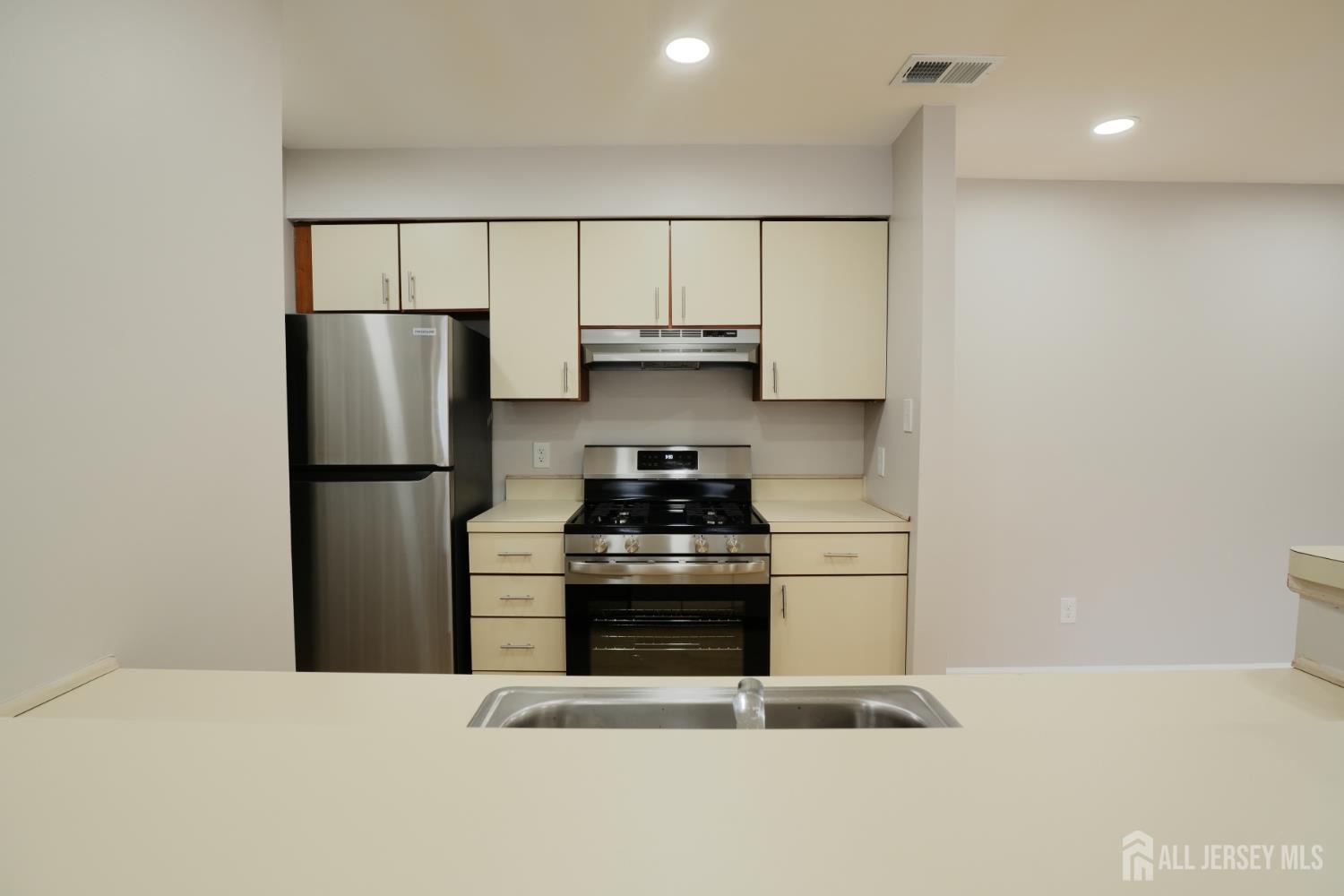 395 Carhart Court, East Brunswick, NJ, 08816 image 9