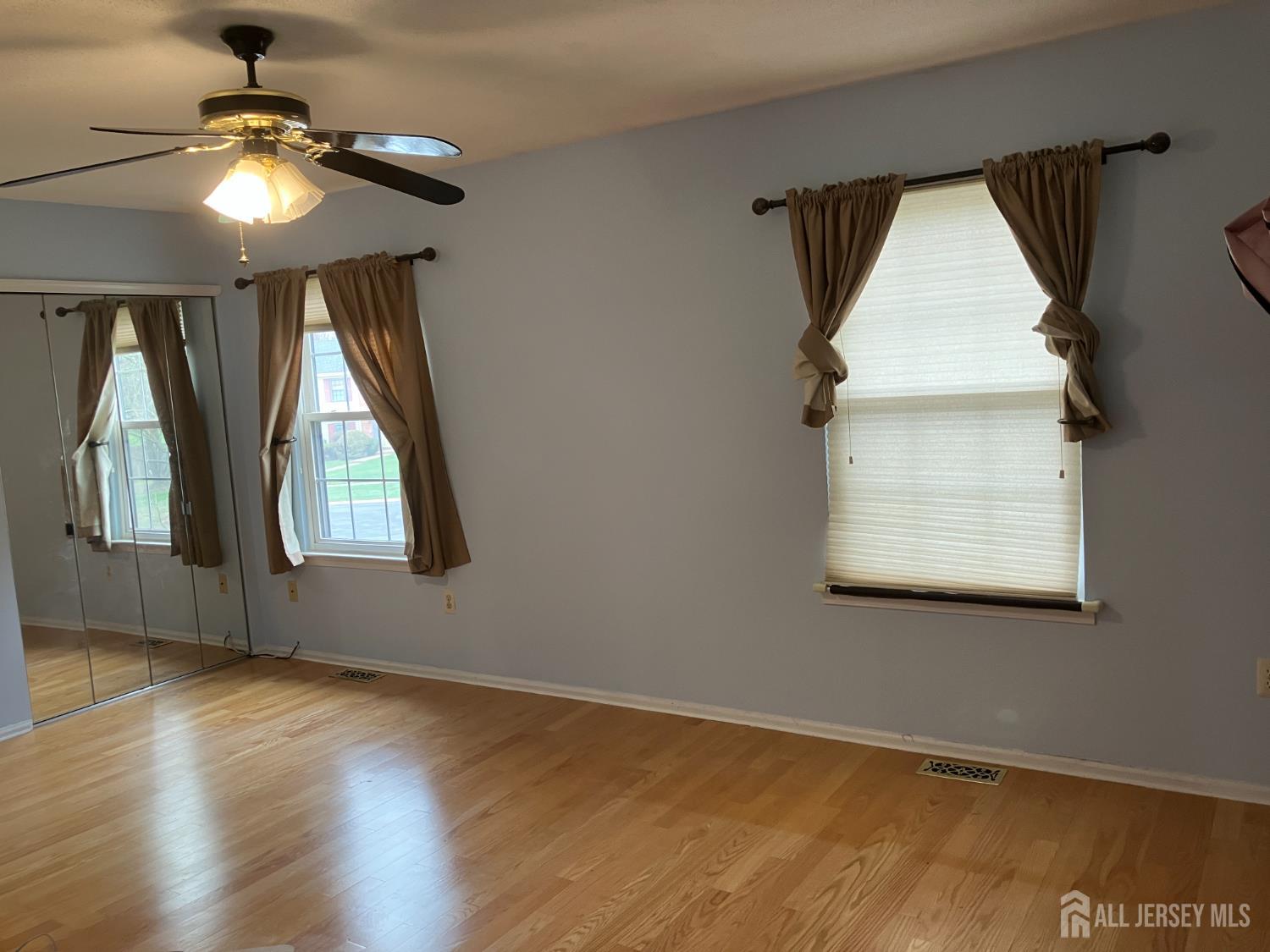 293 Bromley Place Image 5