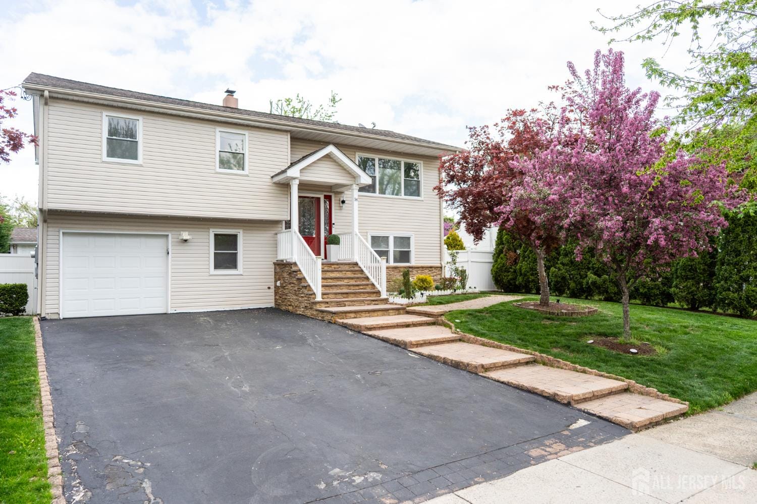 14 Hopatcong Drive Image 1