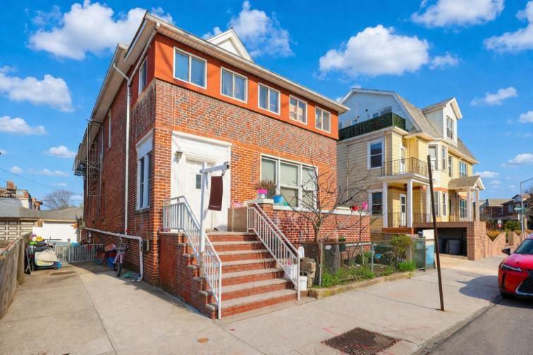 3711 Sea Gate Avenue Image 1