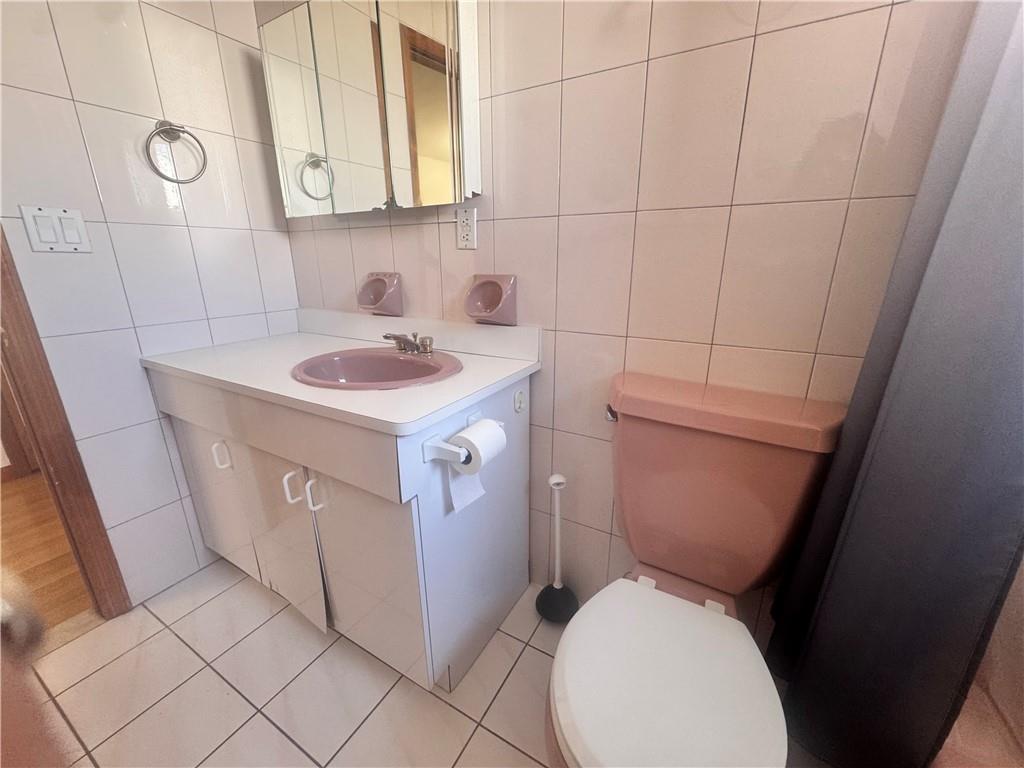 735 Woodrow Road, New York, New York, 10312 image 8