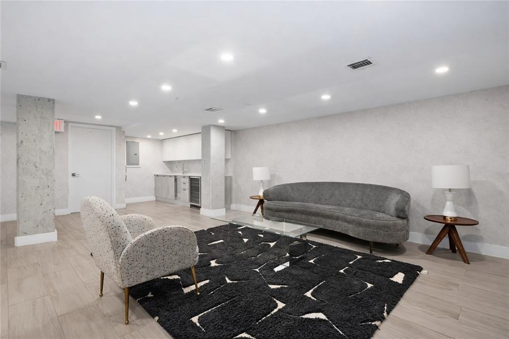 2218 Ocean Avenue 5G Image 4