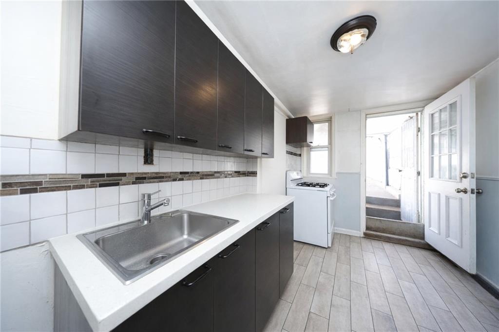 39 Bay 10th Street, Brooklyn, New York, 11228 image 16