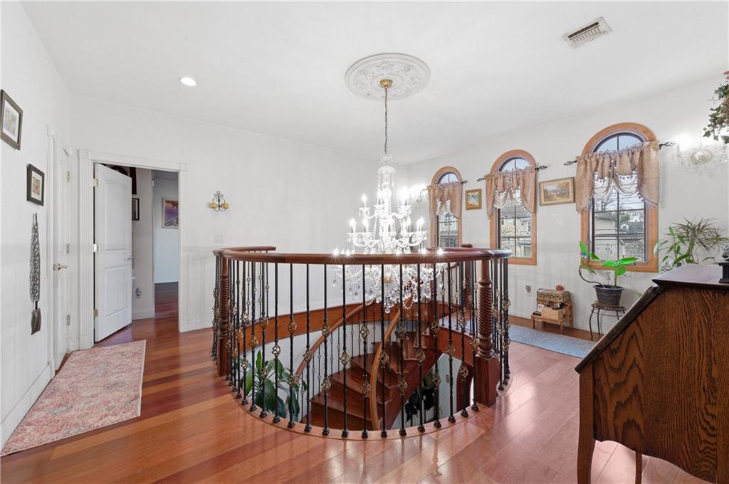 88 Hillcrest Street, Staten  Island, New York, 10308