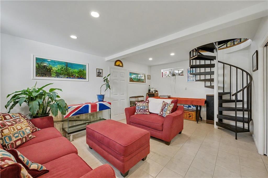 26 Ira Court, Brooklyn, New York, 11229 image 14