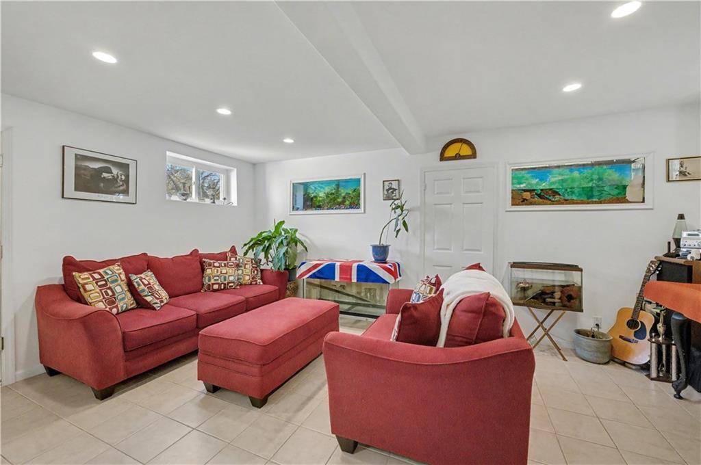 26 Ira Court, Brooklyn, New York, 11229 image 17