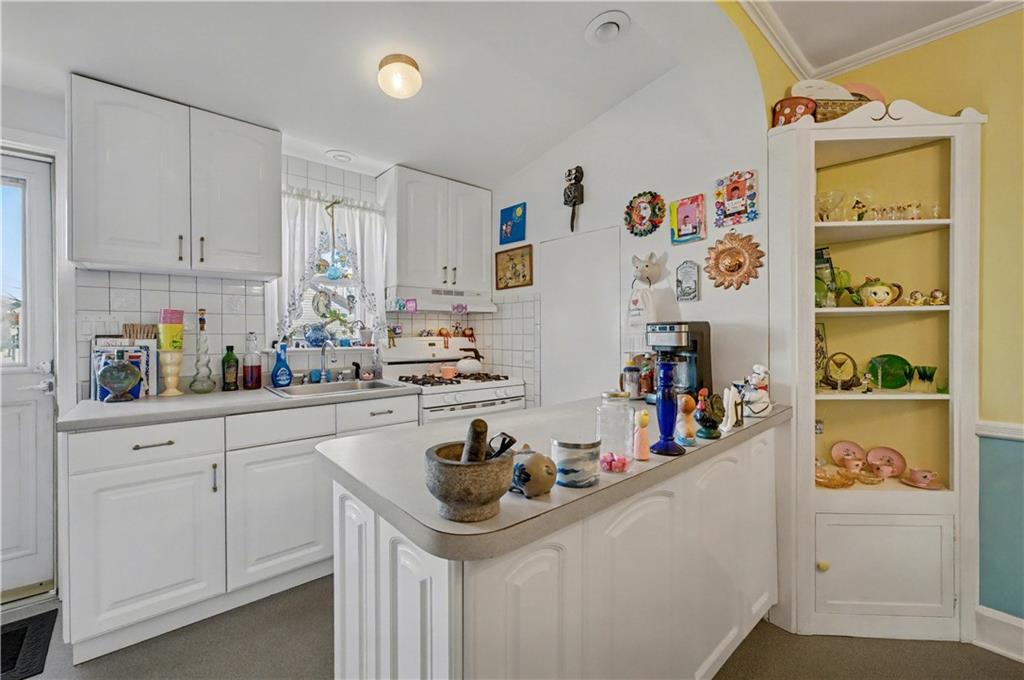 26 Ira Court, Brooklyn, New York, 11229 image 7