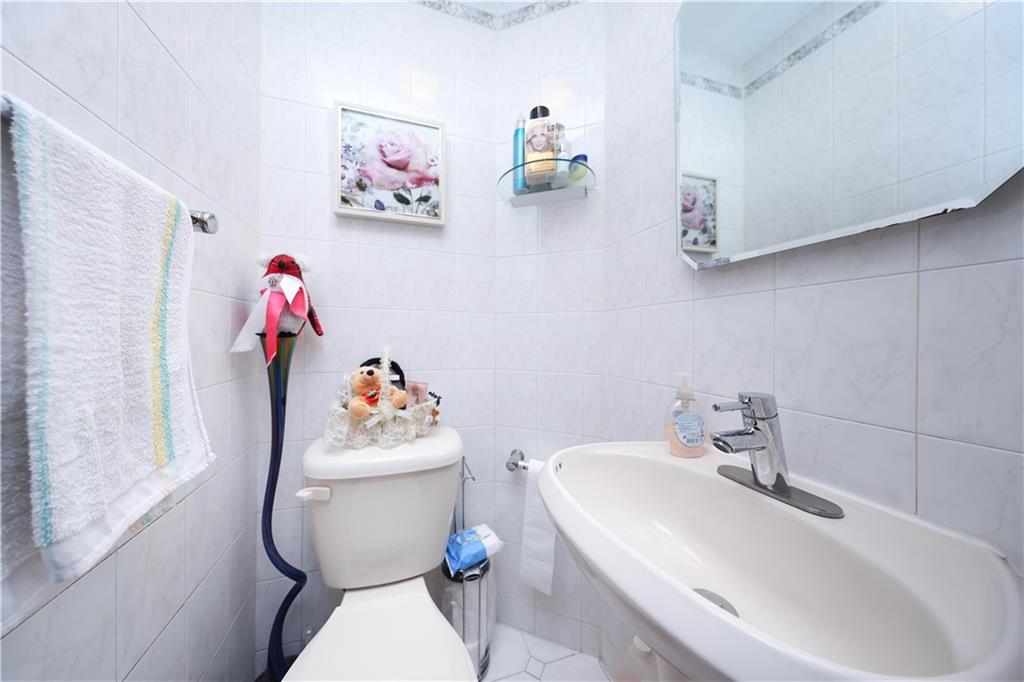 2075 East 29th Street, Brooklyn, New York, 11229 image 9