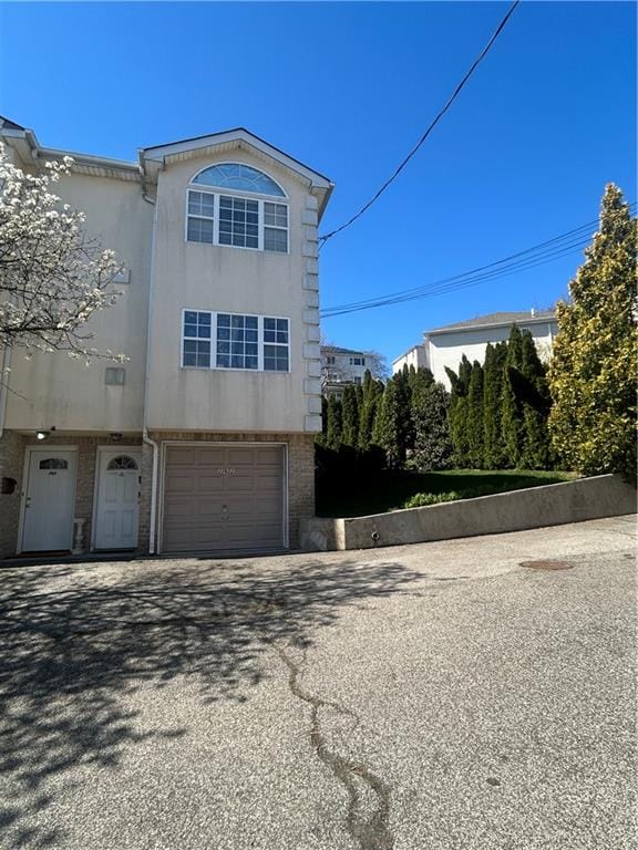 262 Ward Avenue Image 2