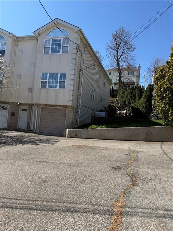 262 Ward Avenue Image 3