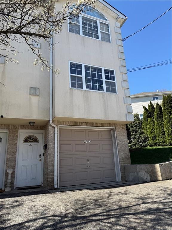 262 Ward Avenue Image 4