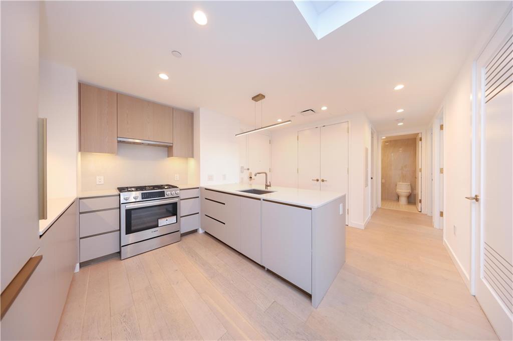 3 Court Square 5411, Long Island City, New York, 11101 image 12