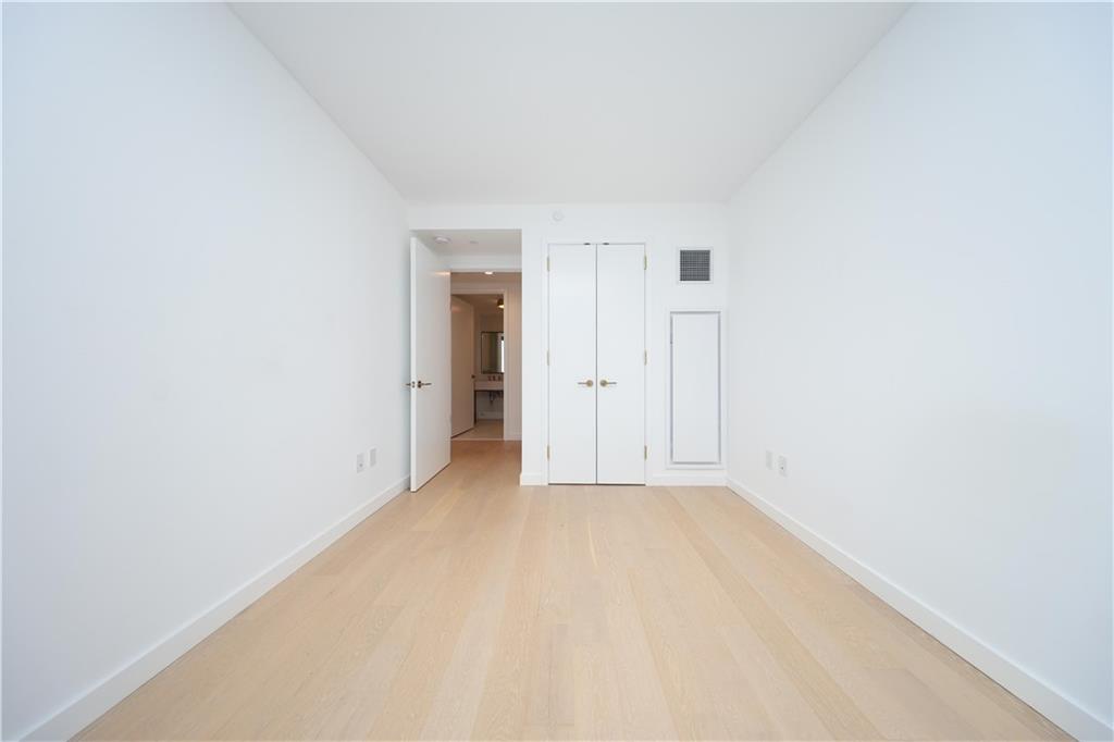 3 Court Square 5411, Long Island City, New York, 11101 image 20